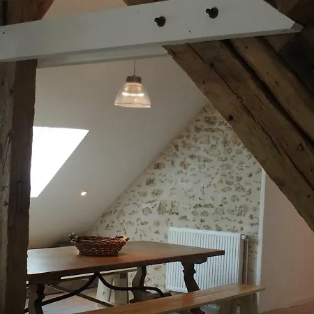 Le Loft De L'ecurie بيت ضيافة Châteaufort